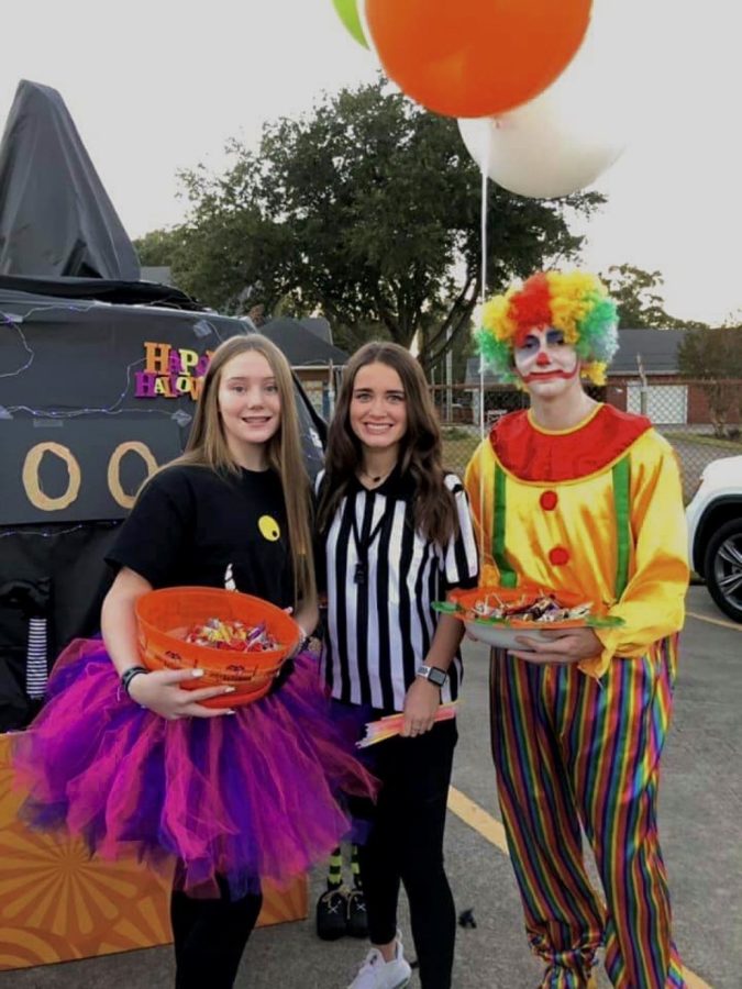 Rylee Love, Marleigh Smith, and Ely Bates at the 2021 Trunk or Treat