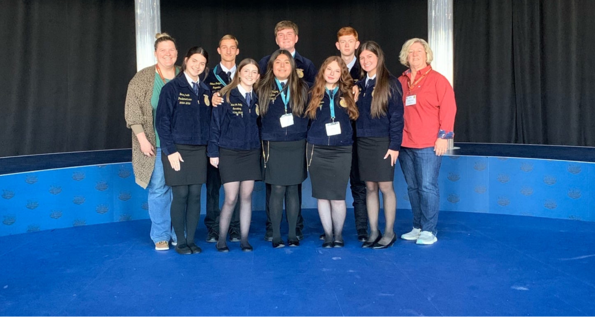 Hooks FFA Delegates Journey to National FFA Convention